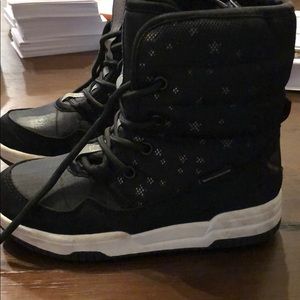 Waterproof winter boots